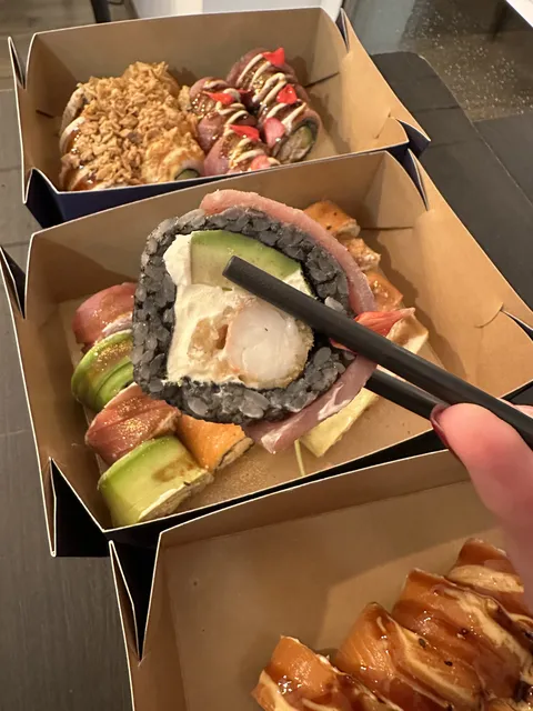 Honey.fish.sushi image 4