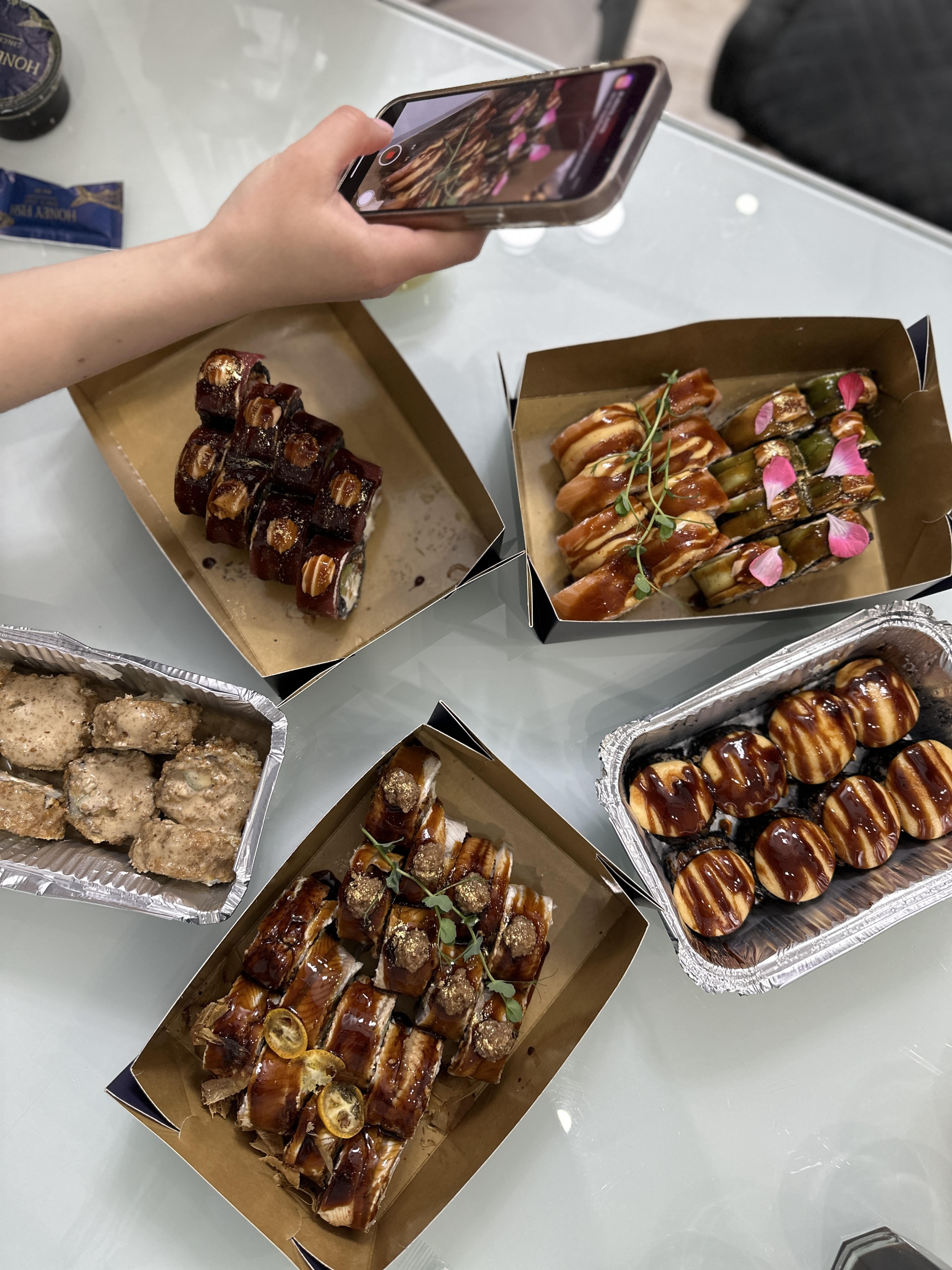 Honey.fish.sushi image 7