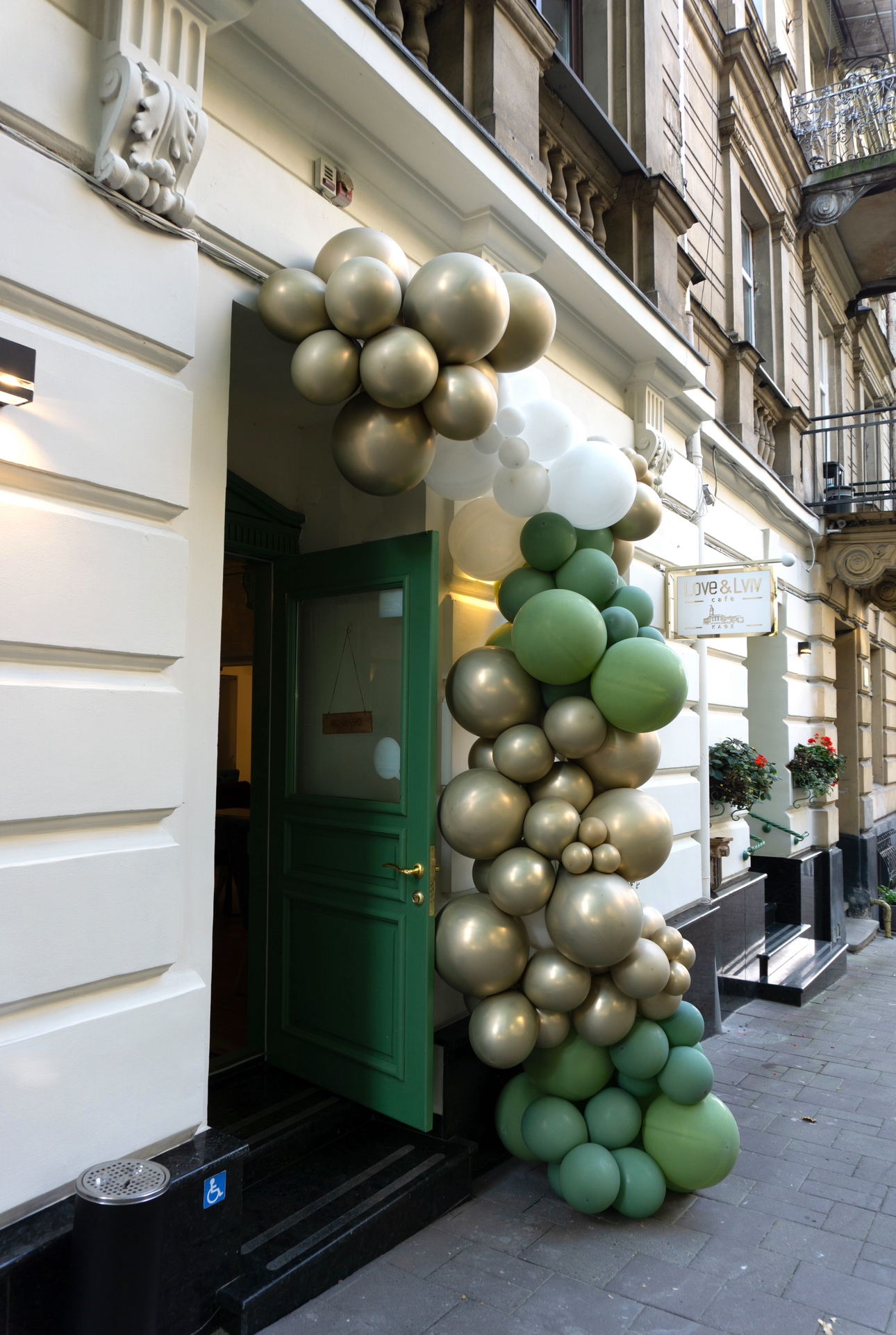 Love & Lviv cafe (той самий Love & Lviv друга локація) image 1