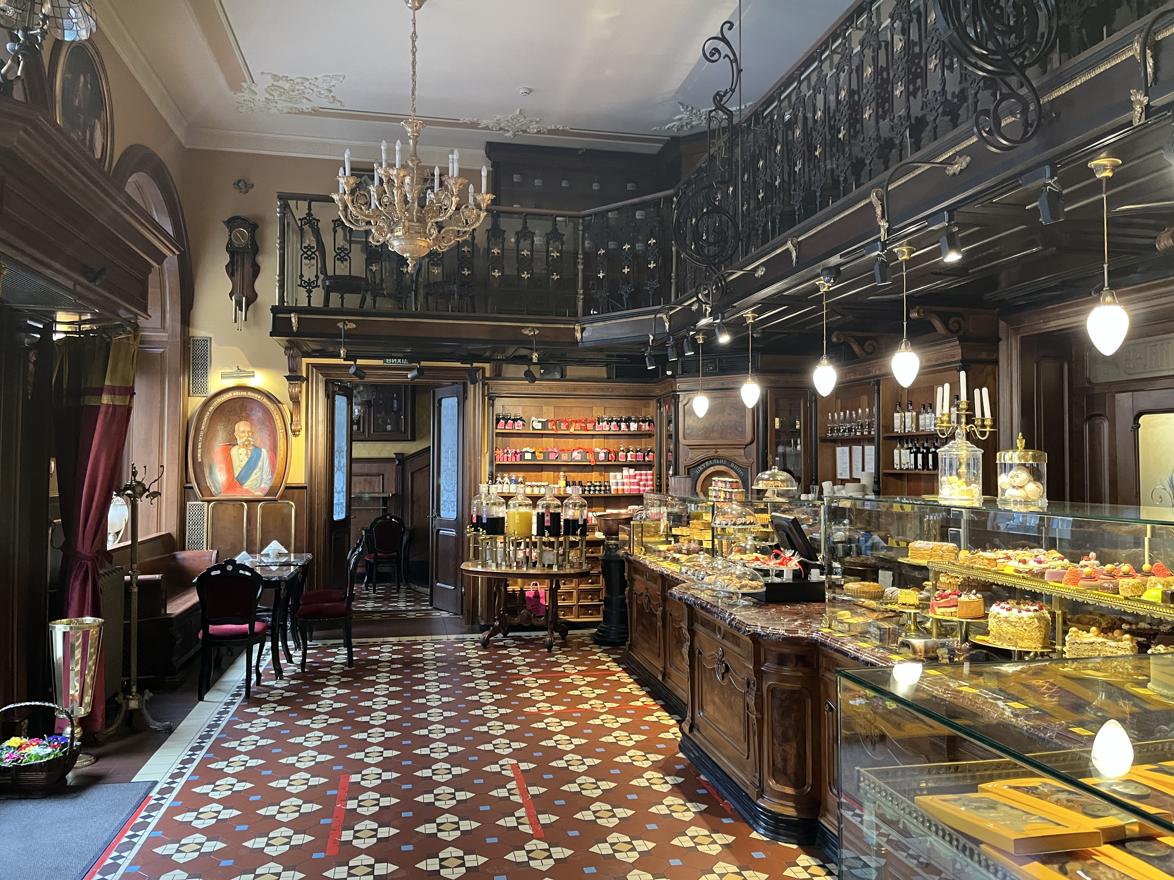 Confectionery-pharmacy Ionic Under the Golden Star image 5