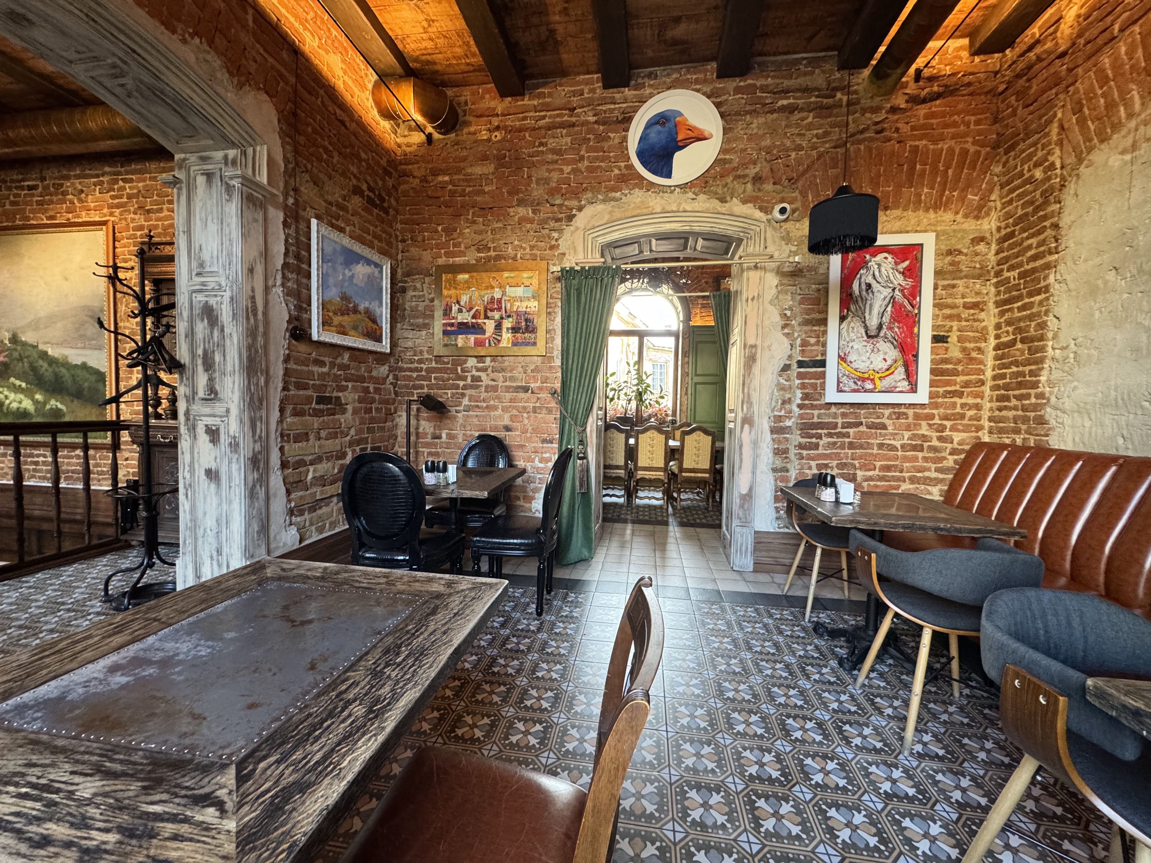 BER NAR DYN Restaurant image 4