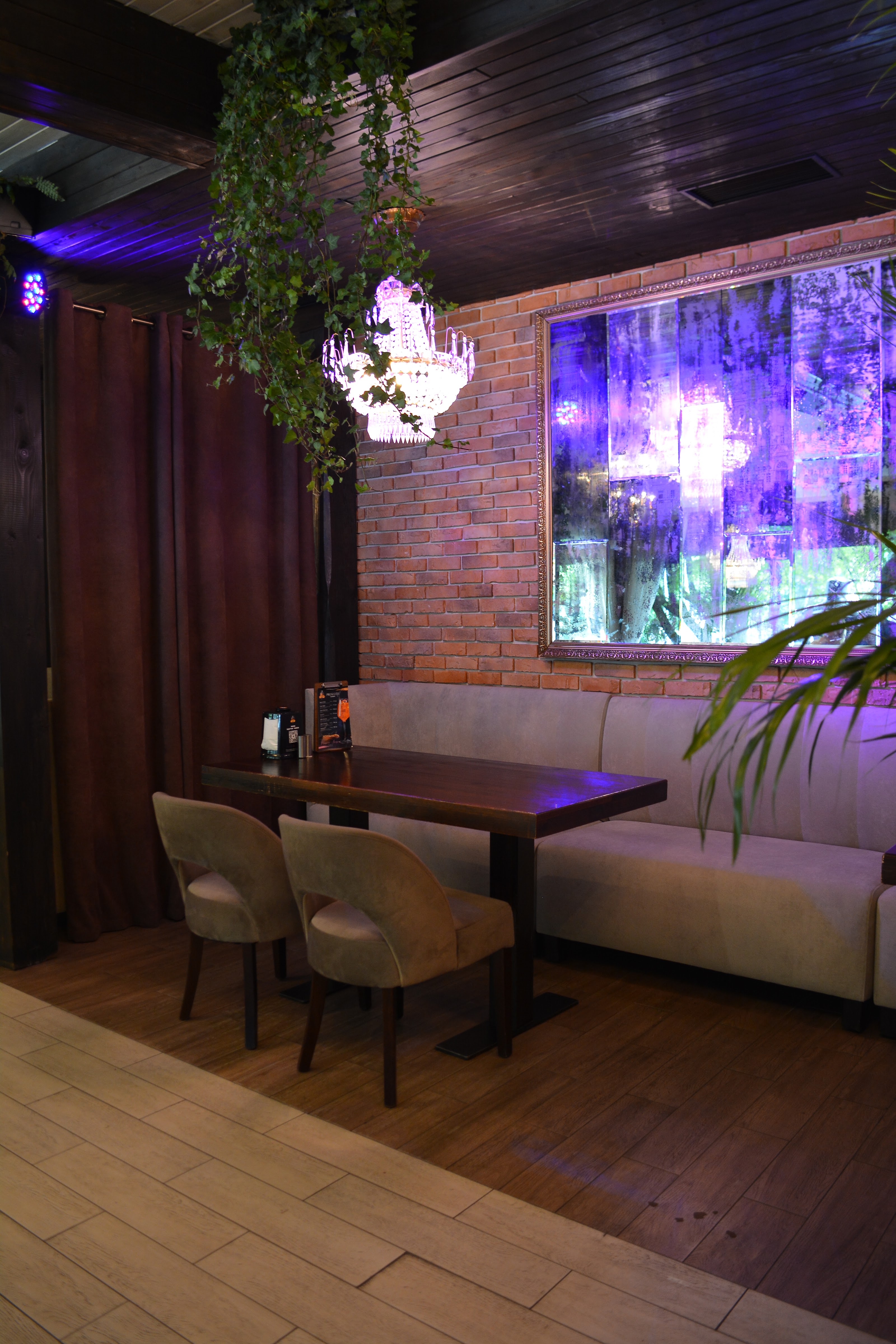 Gallery Night Club image 5