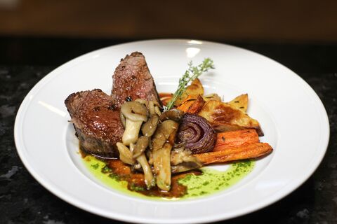 Leo Restaurant & Bar image 2