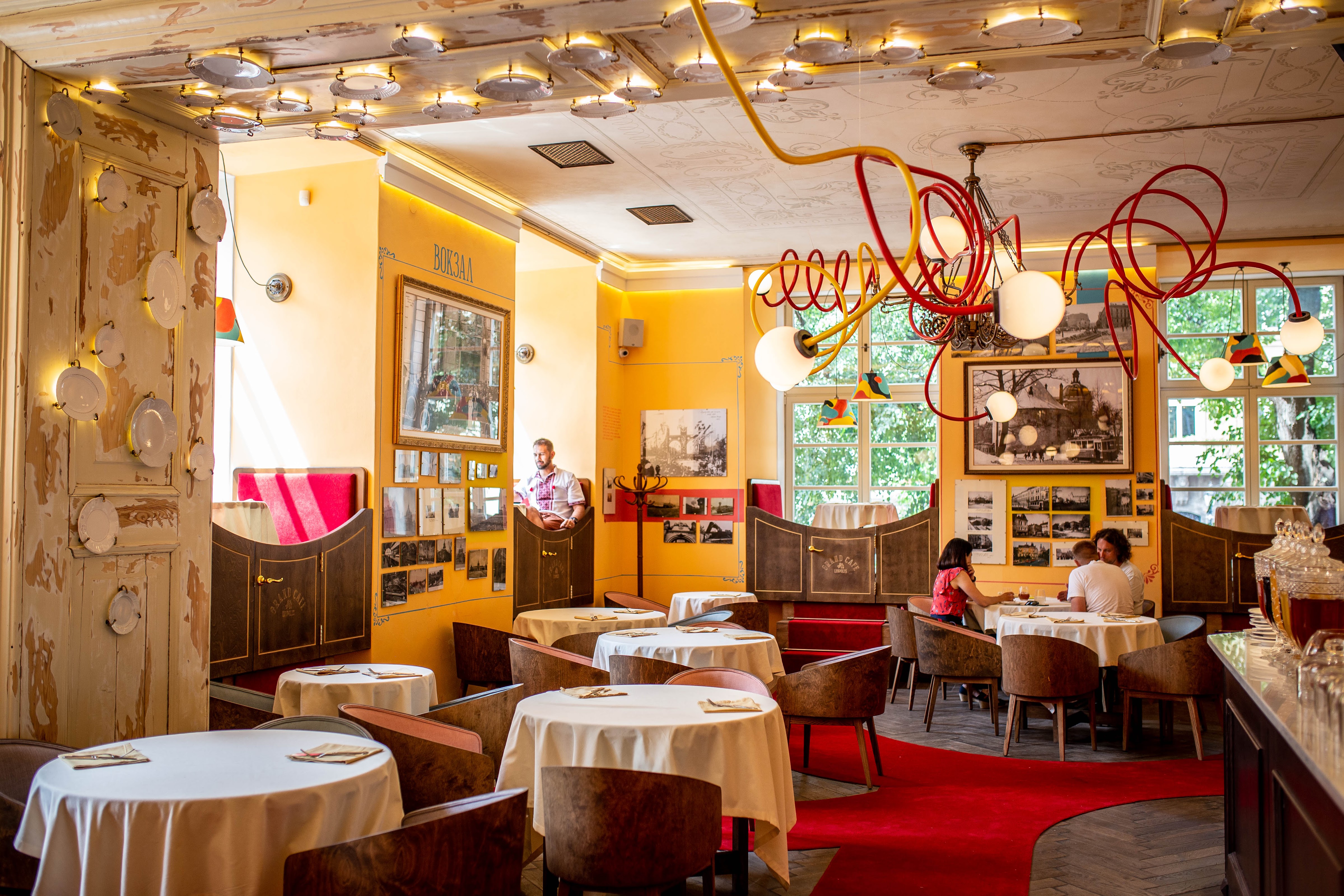 Grand Cafe Leopolis image 1