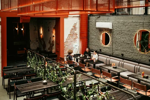 Добрий Друг на площі Ринок паб Львів pub Lviv image 1