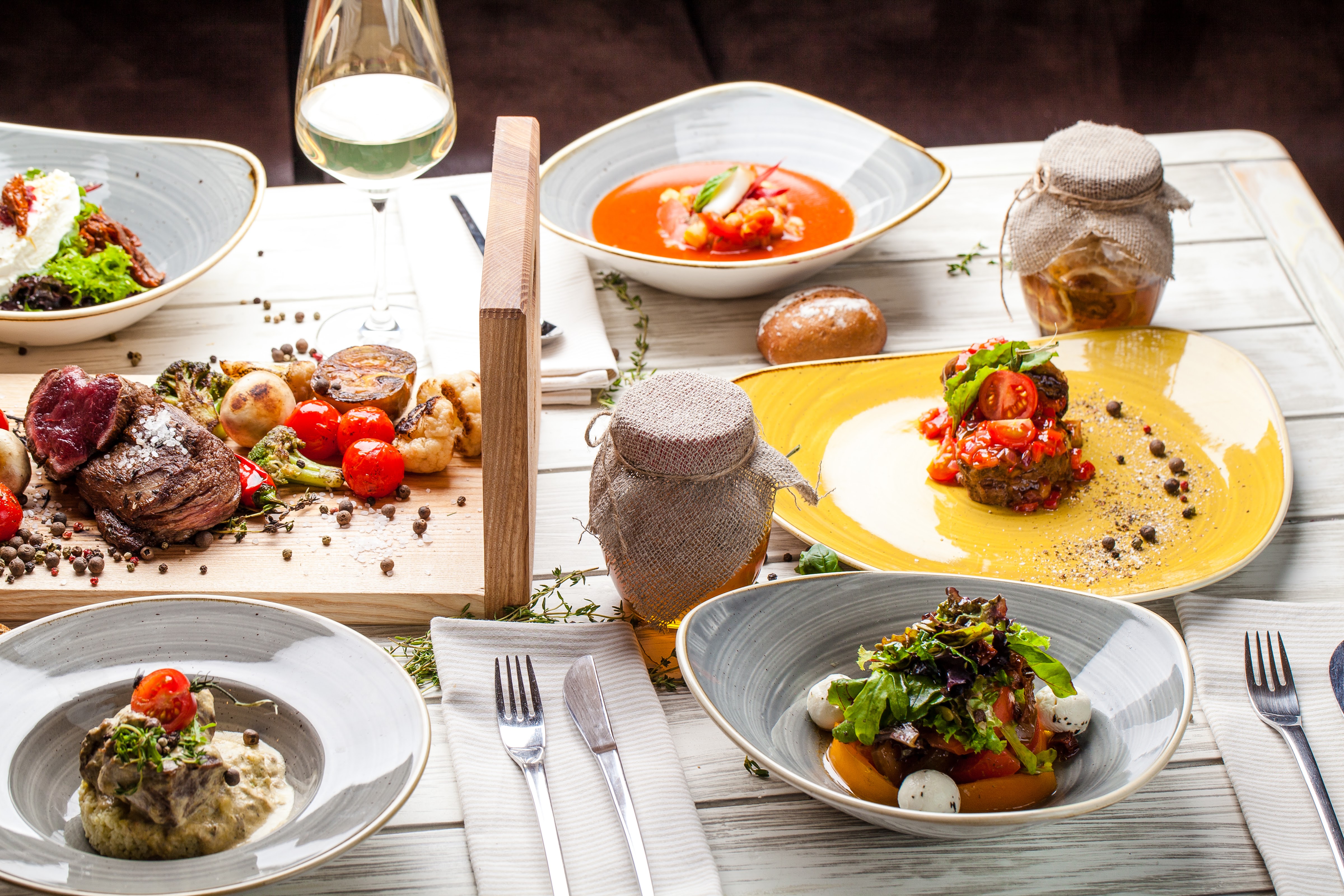 Medivnya 1979 - Restoran Ukrayinsʹkoyi Kukhni image 6