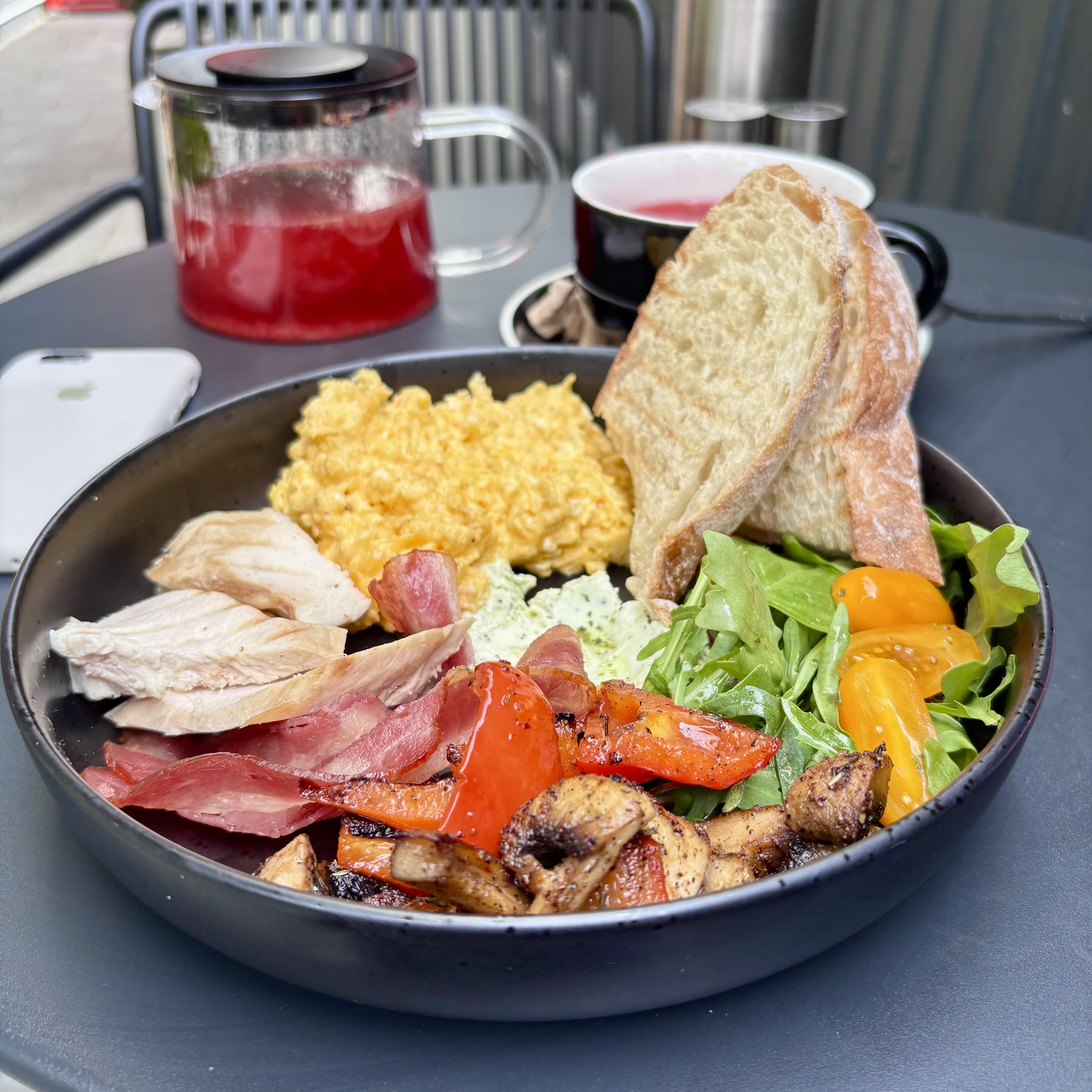 OChi city cafe image 9