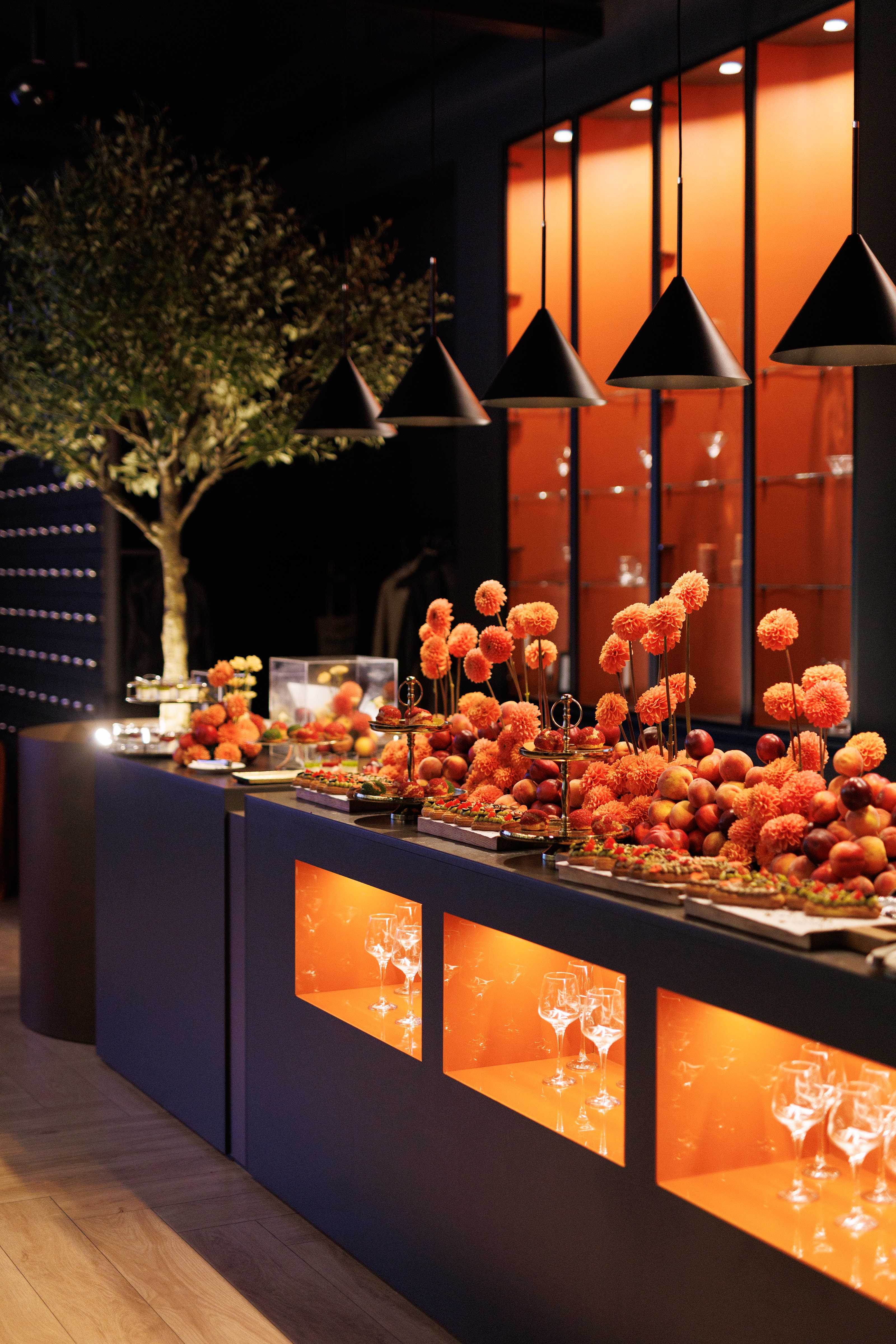 MAMMA modern family restaurant image 2