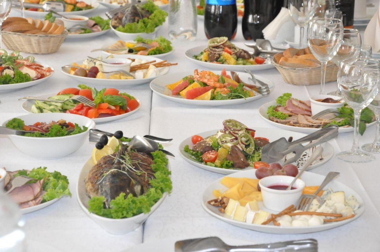 Ресторан та бенкетні зали готельного комплексу "Галактика" у Винниках, поблизу Львова image 2