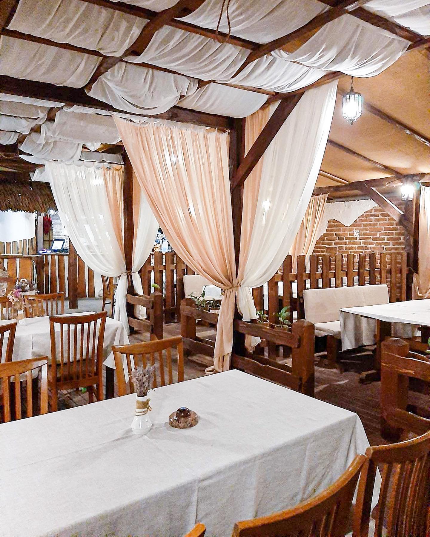 Ресторан та бенкетні зали готельного комплексу "Галактика" у Винниках, поблизу Львова image 8