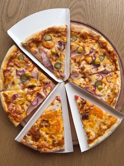 Terrace pizza&croissants image 4