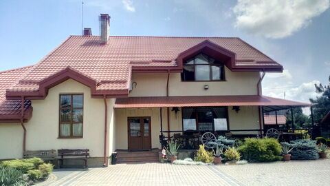 "Hostynnyy Dvir" image 1
