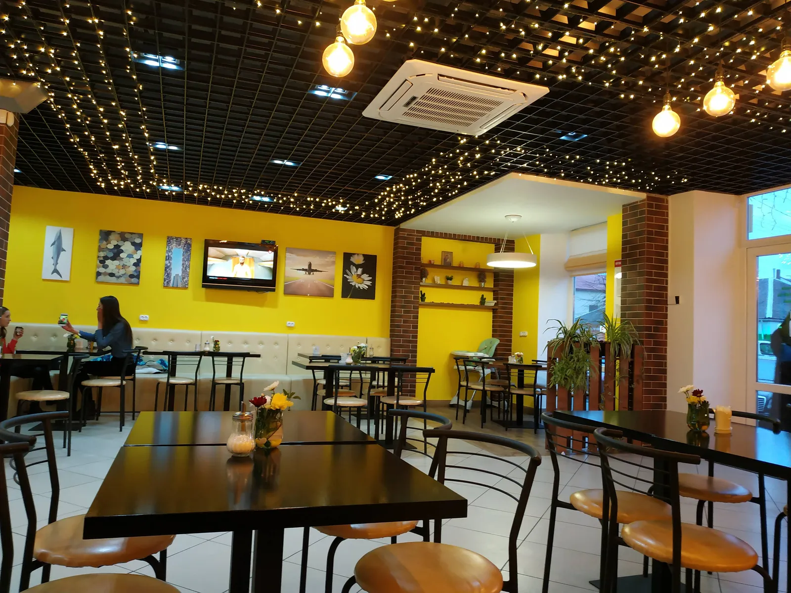 Ds Bistro image 3