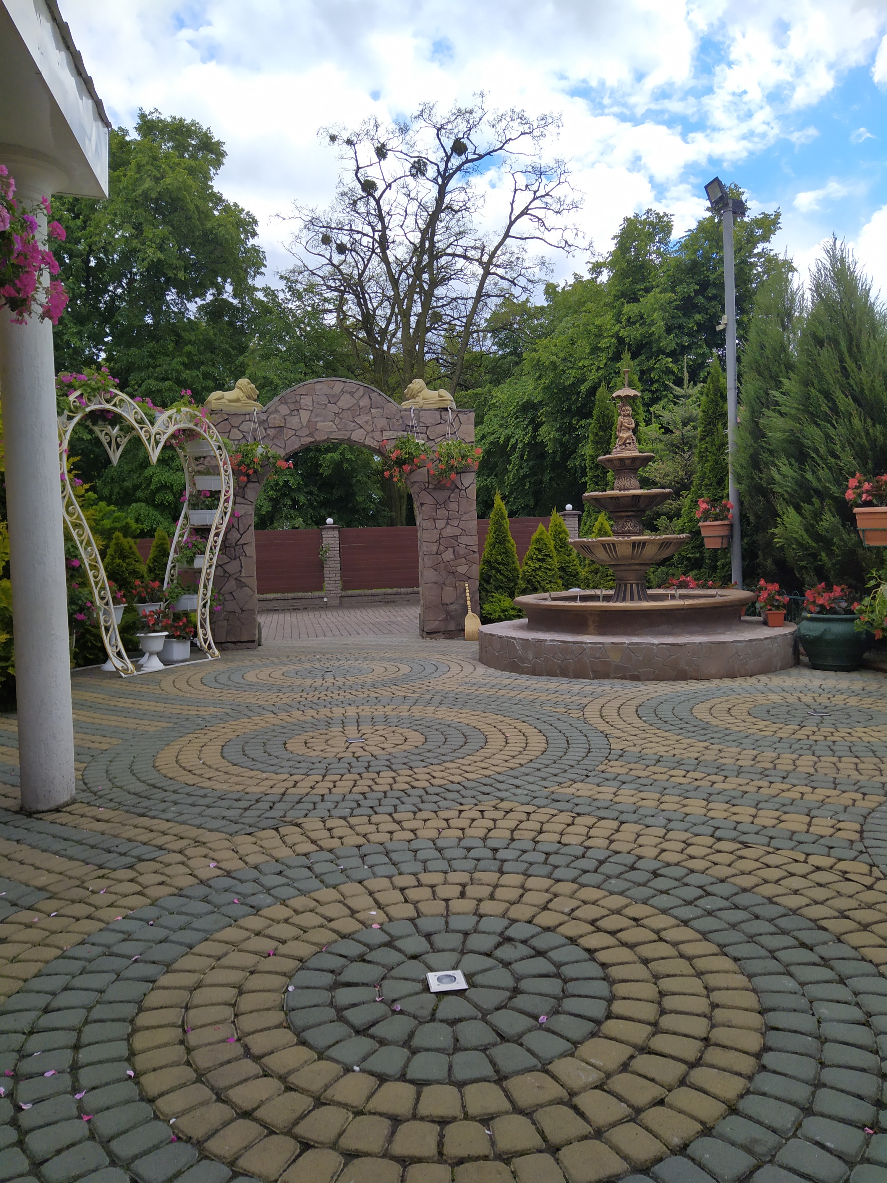 Snowdrop Restaurant image 7