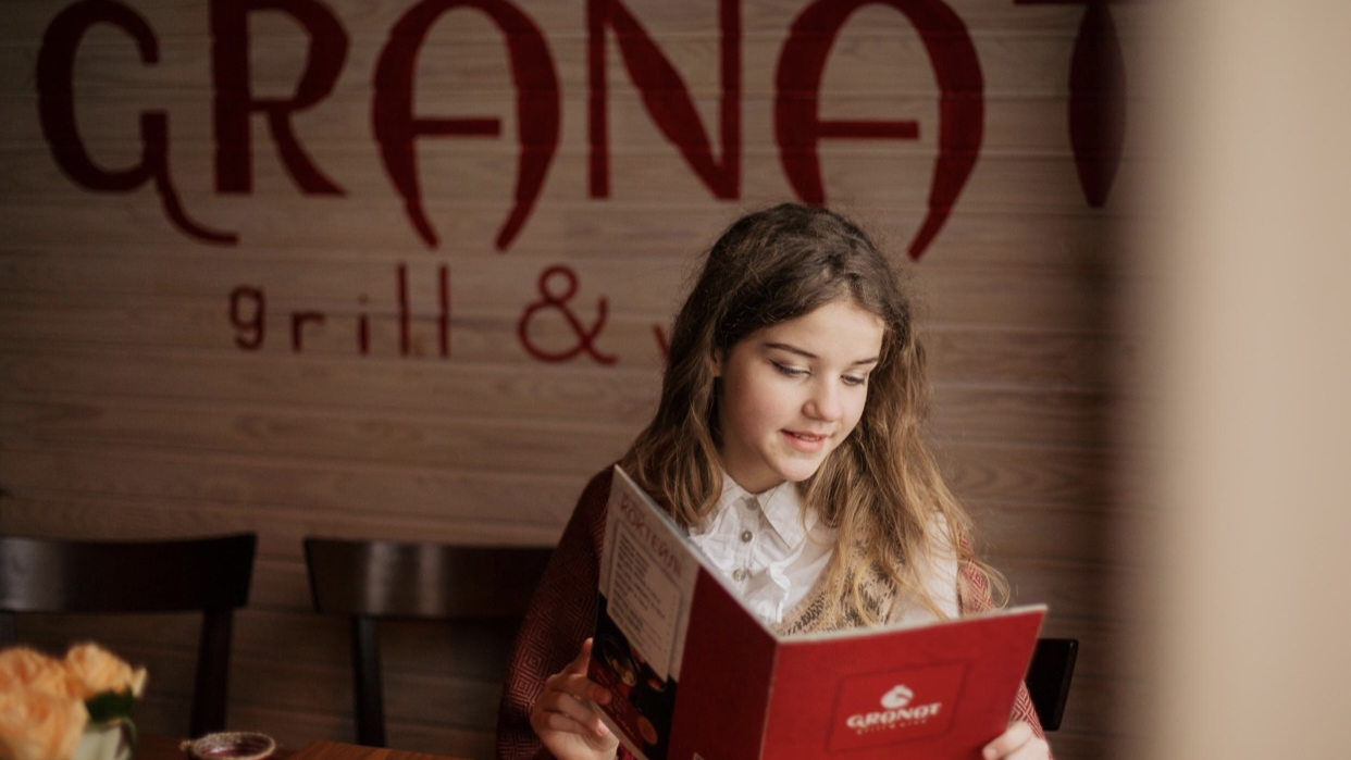 Granat grill and wine image 4