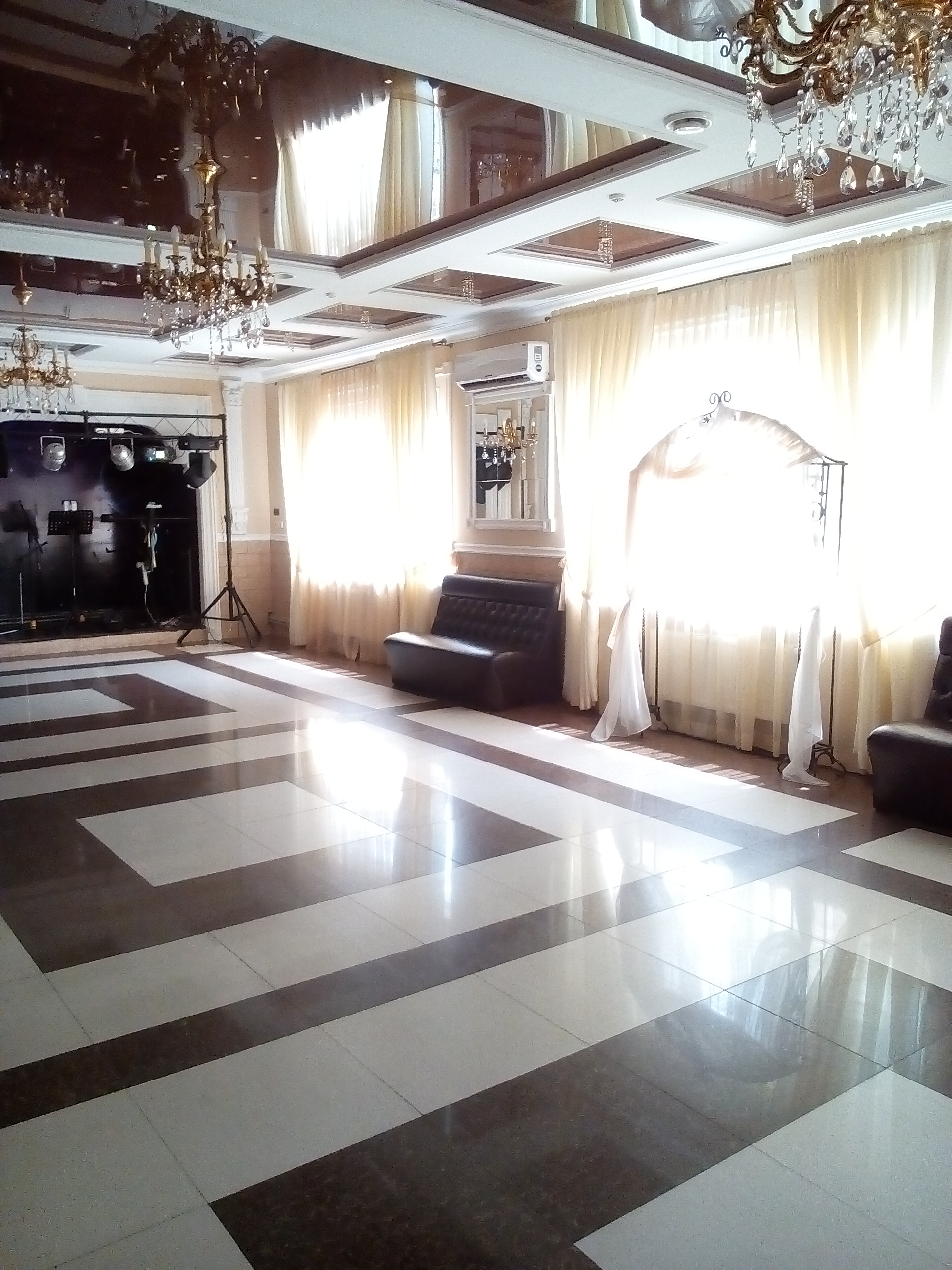 Гостинний двір image 5