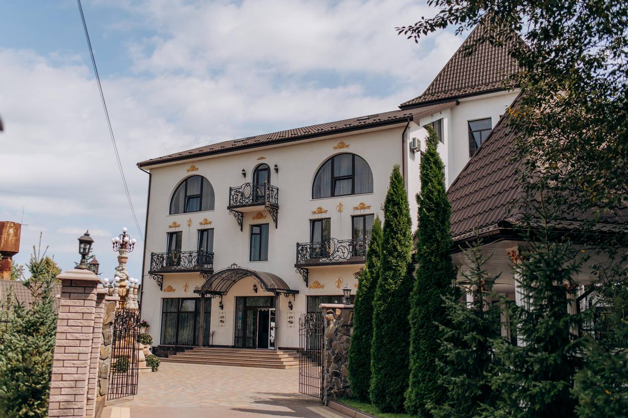 Jaroslav Palace Restaurant image 4