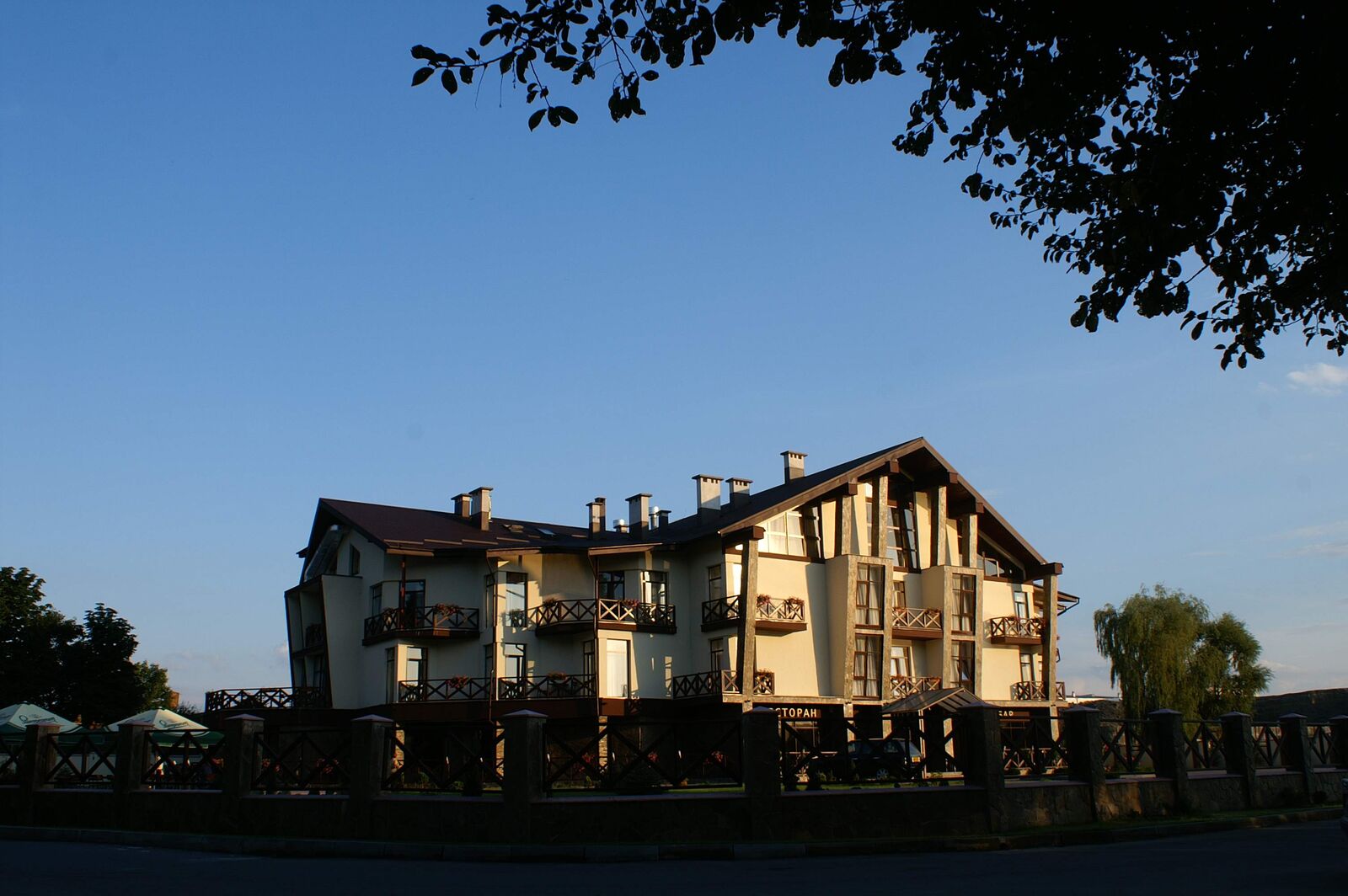 Alʹpiysʹkyy, Restoran, Optima Park Hotelʹ image 10