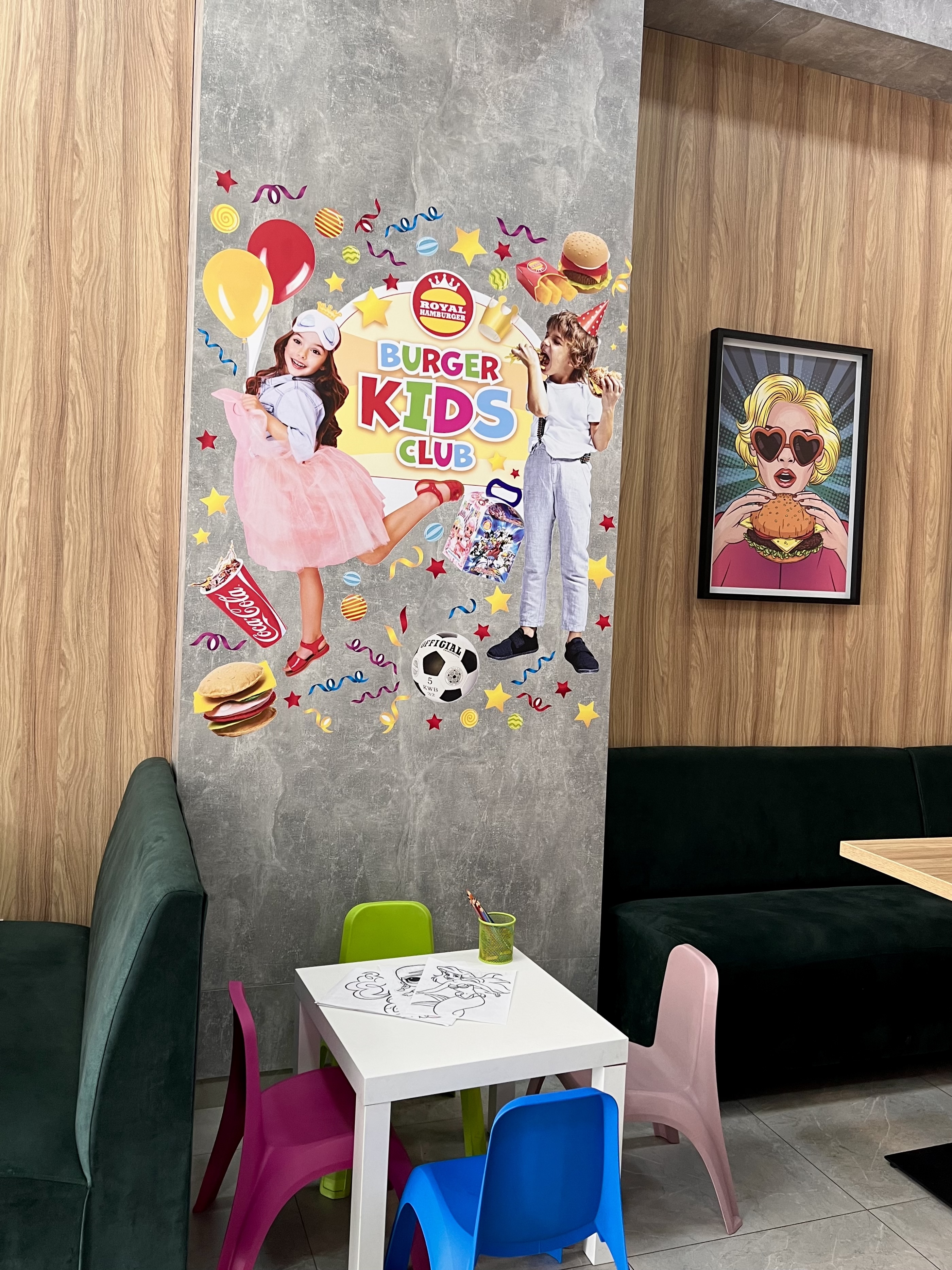 ROYAL HAMBURGER image 5