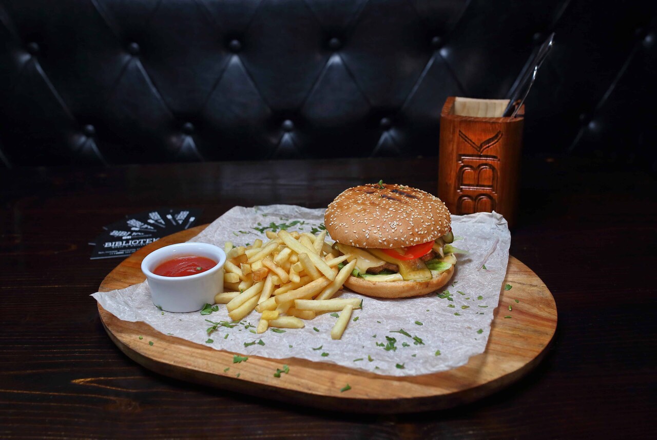 Biblioteka Pub image 9