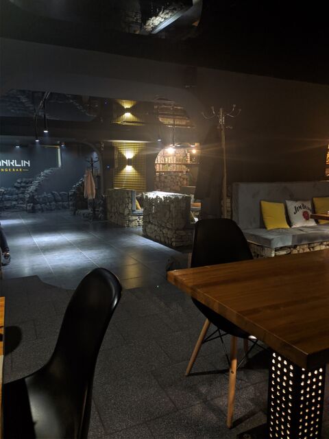 Franklin Lounge Bar image 7
