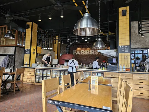 Fabbrica image 4