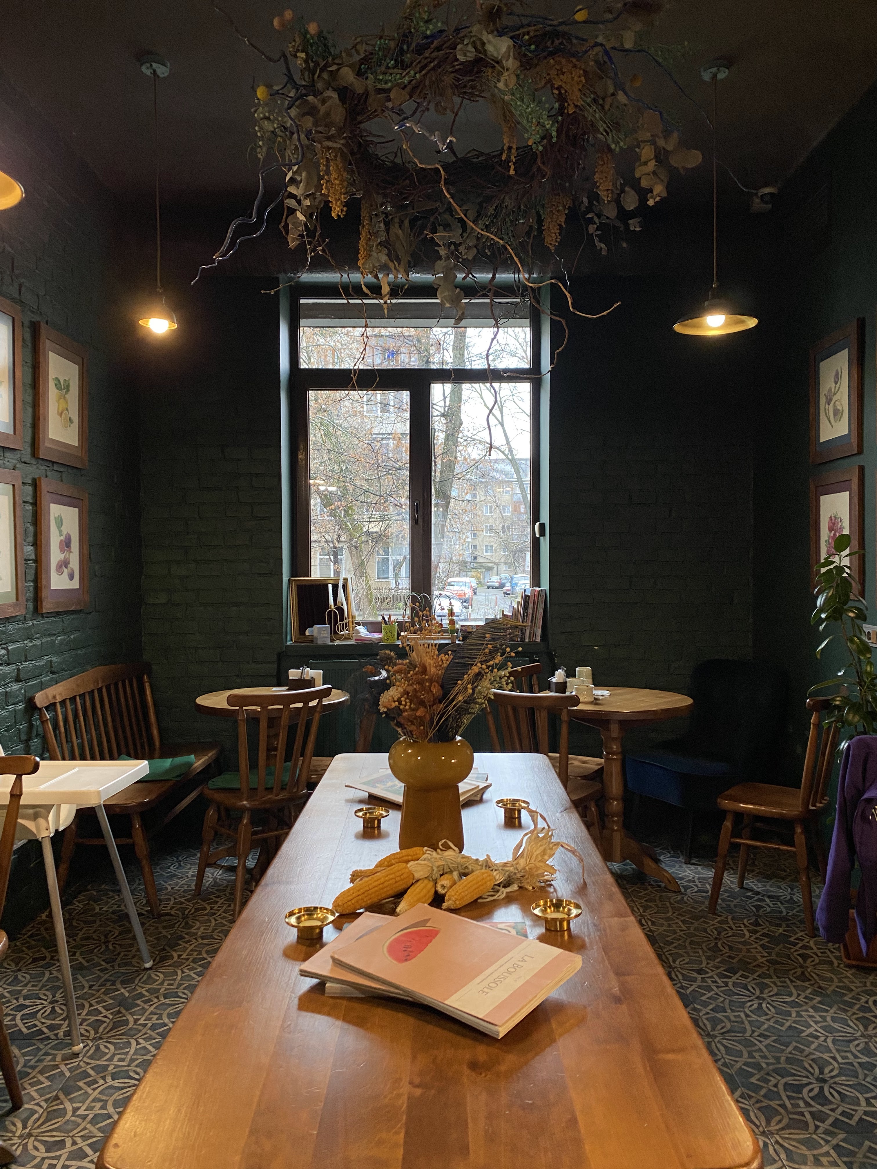 Mondays cafe image 5