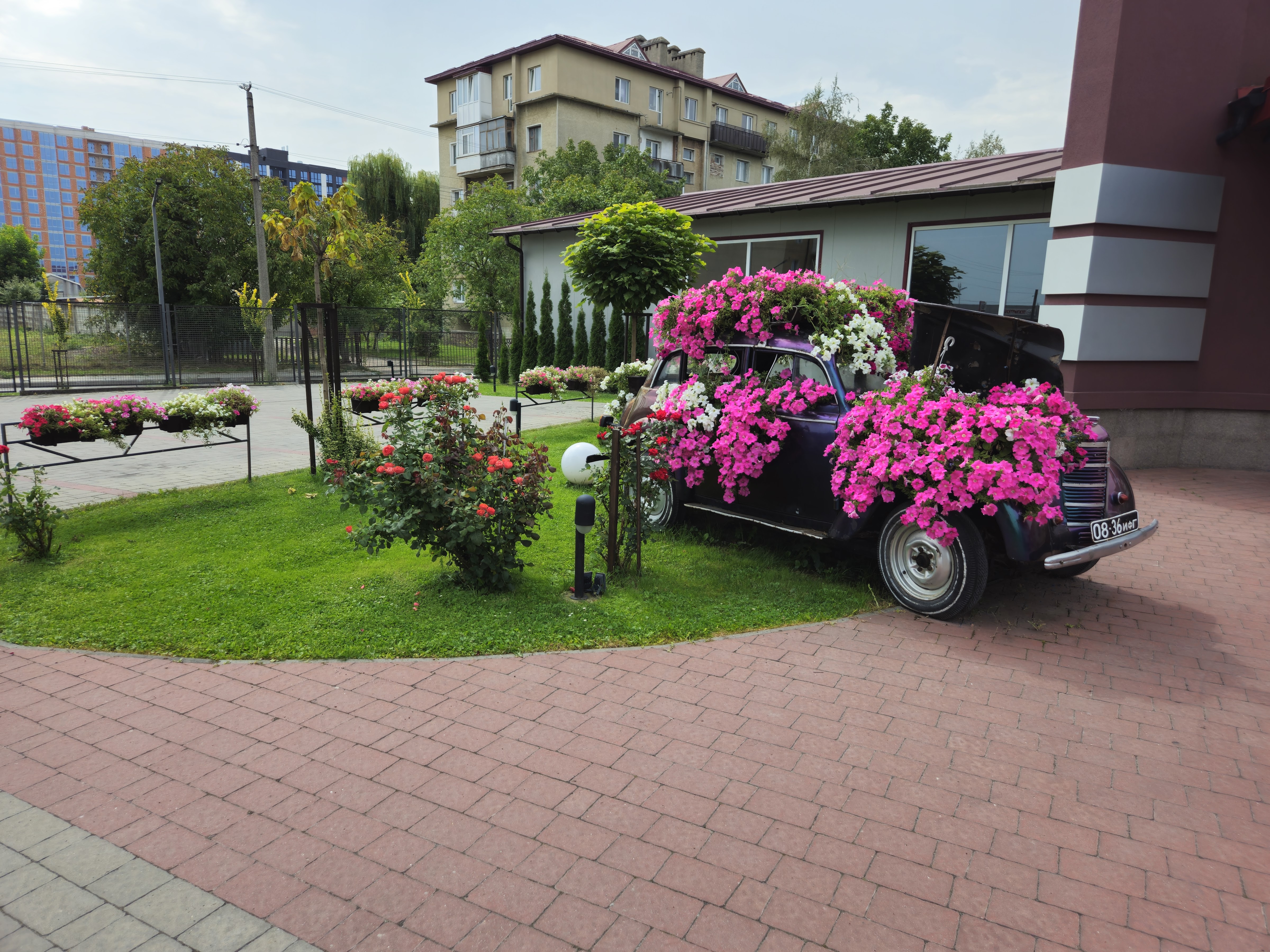 Silver Готельно-рестораний комплекс image 8