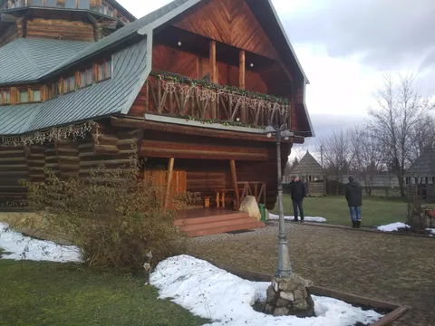 Knyazhyy Dvir, Hotelʹno-Restorannyy Kompleks image 4