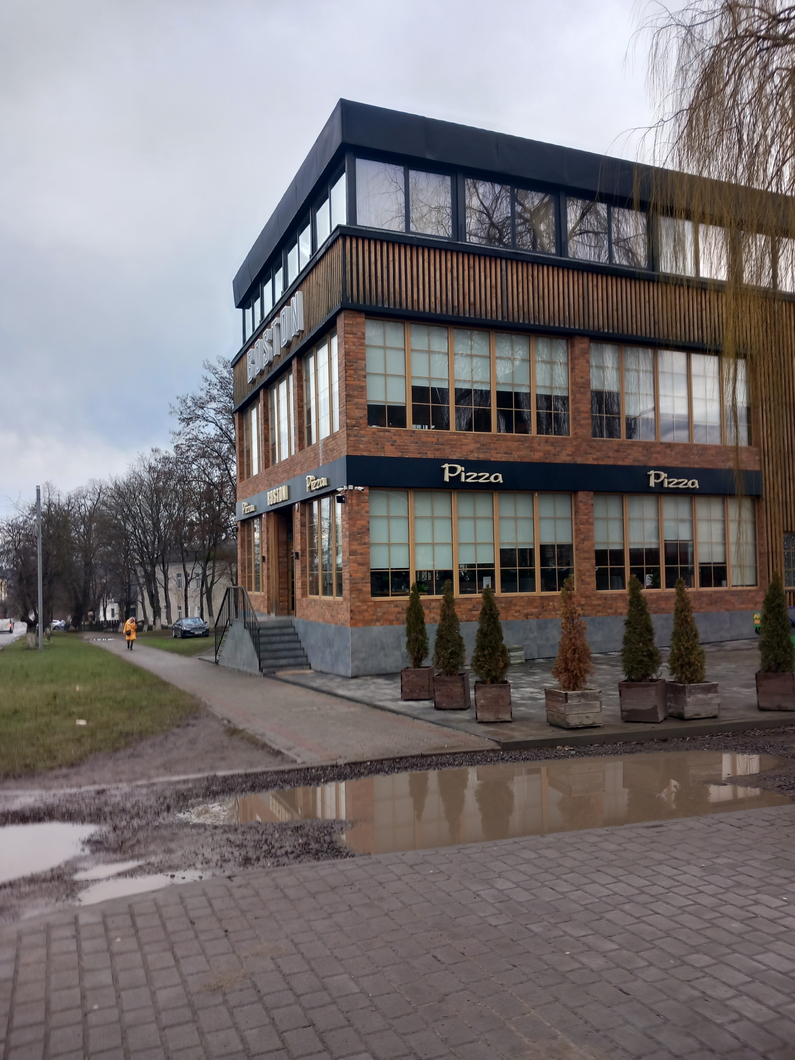 Boston pizza image 4