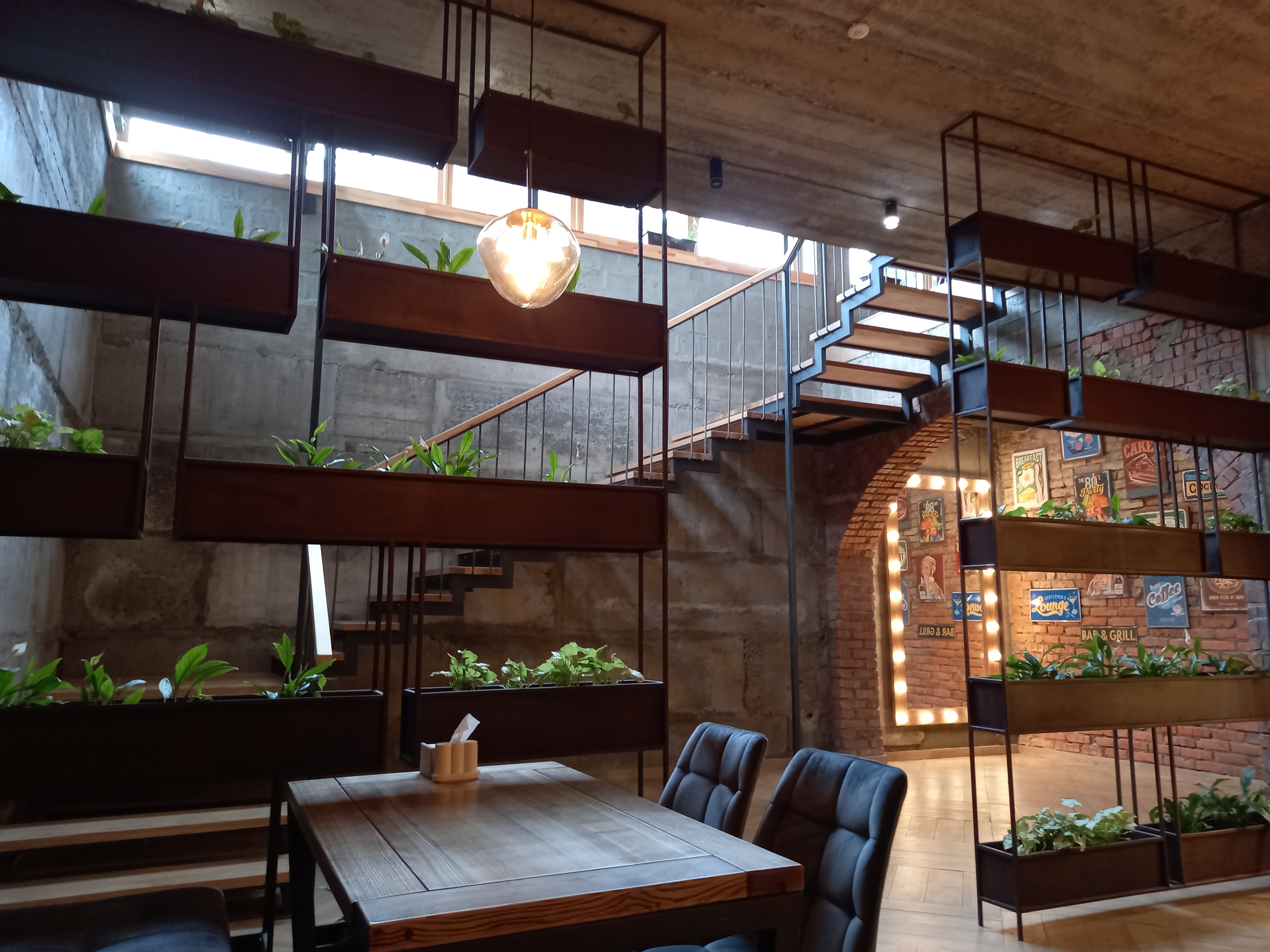 Boston pizza image 10