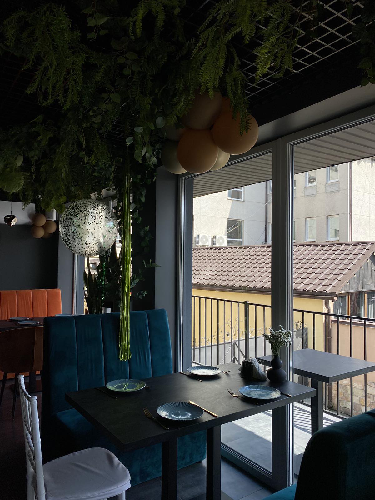 Wow Woods Arsen's Restaurant image 1