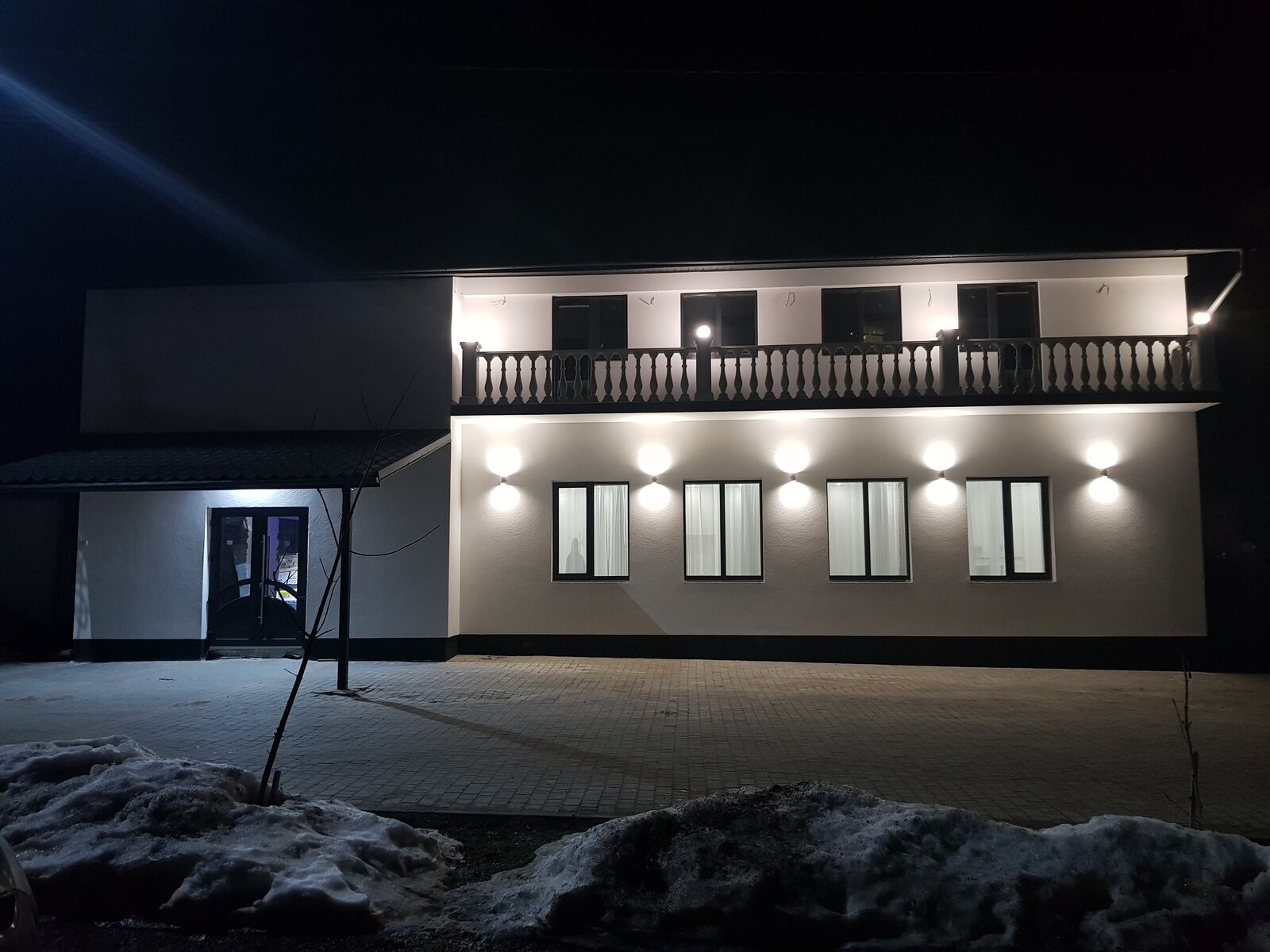 "White Beach" image 4