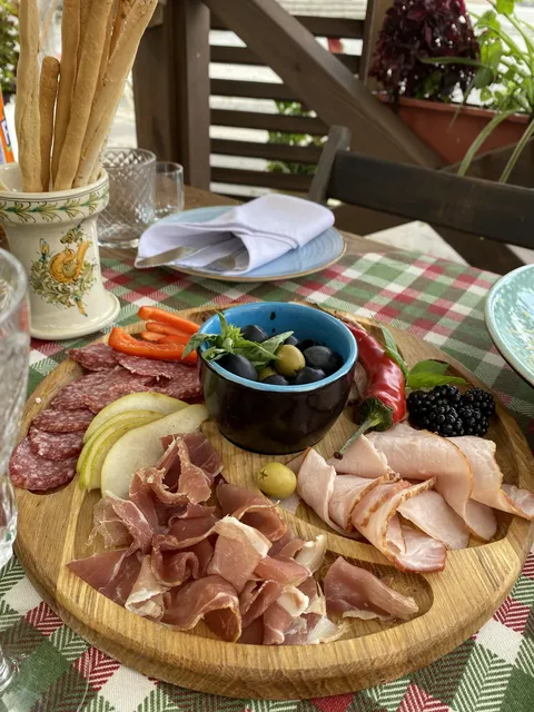 Mamma Mia Kafe-Trattoriya image 5