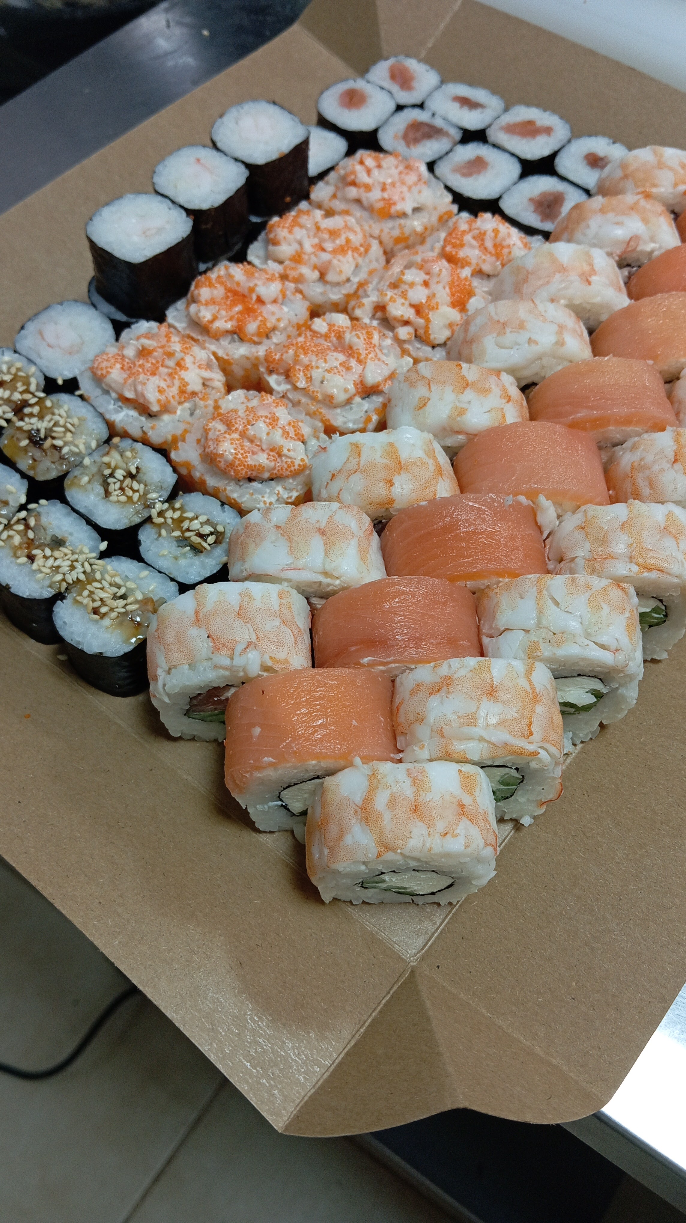 MANGO sushi&pizza image 9