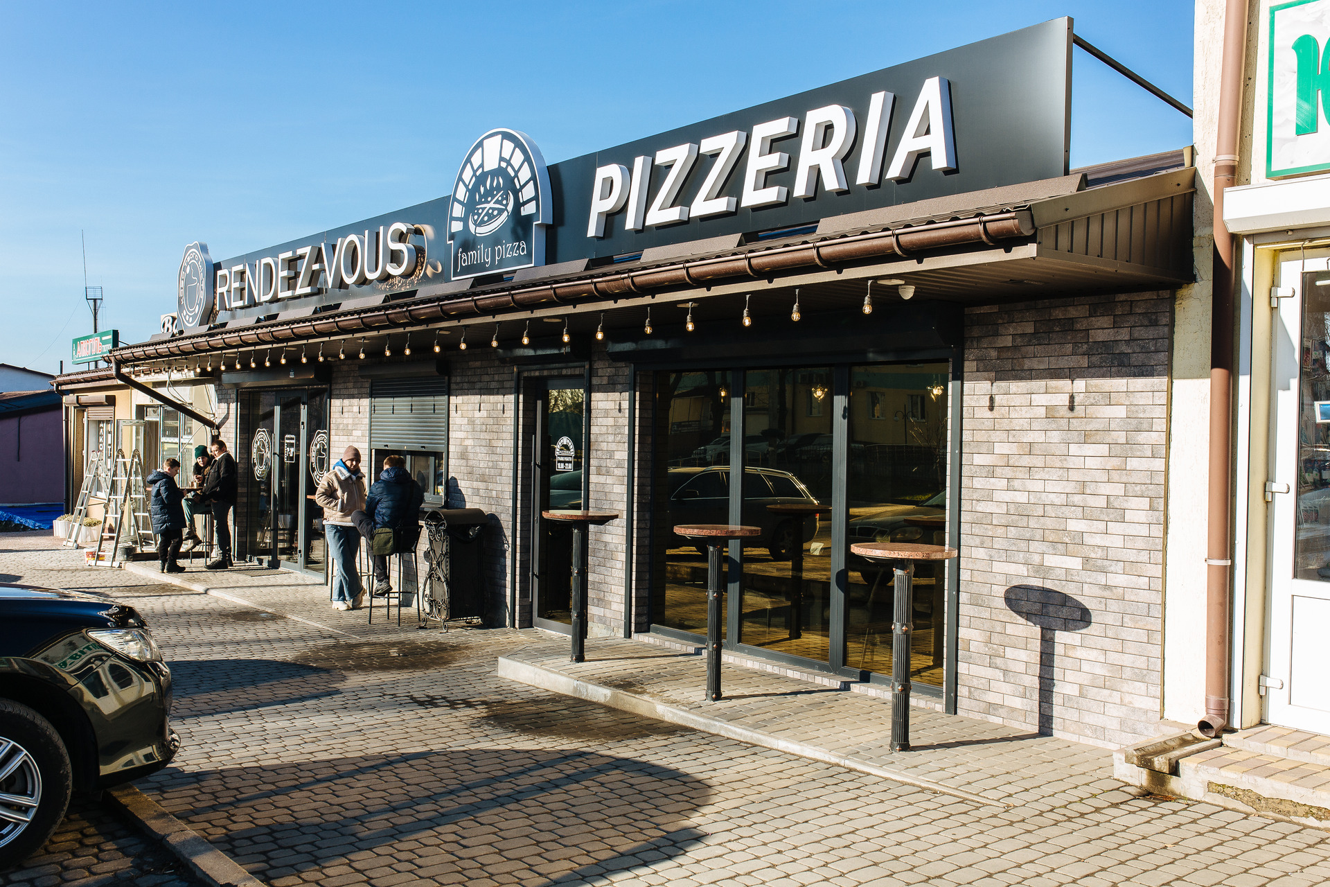 Famaly pizza image 1