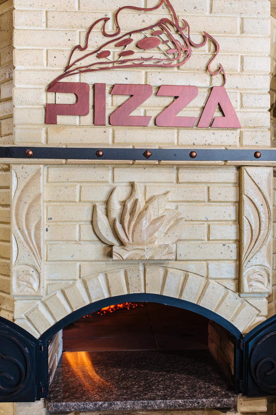 Famaly pizza image 9