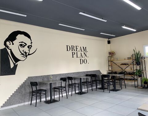 DALI Pizza & Sushi image 1