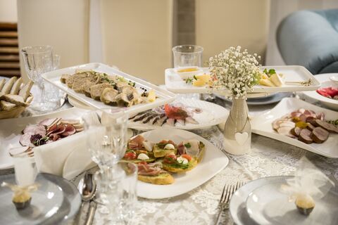 Restoran Zheneva Ternopil Hotelʹ Bankety, Furshety, Vesillya, Korporatyvy, Dytyacha Kimnata image 2