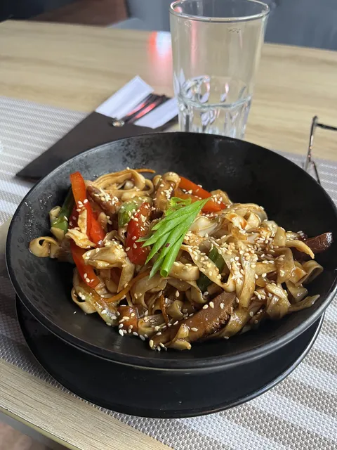 Guru Food: доставка суші та піци image 6