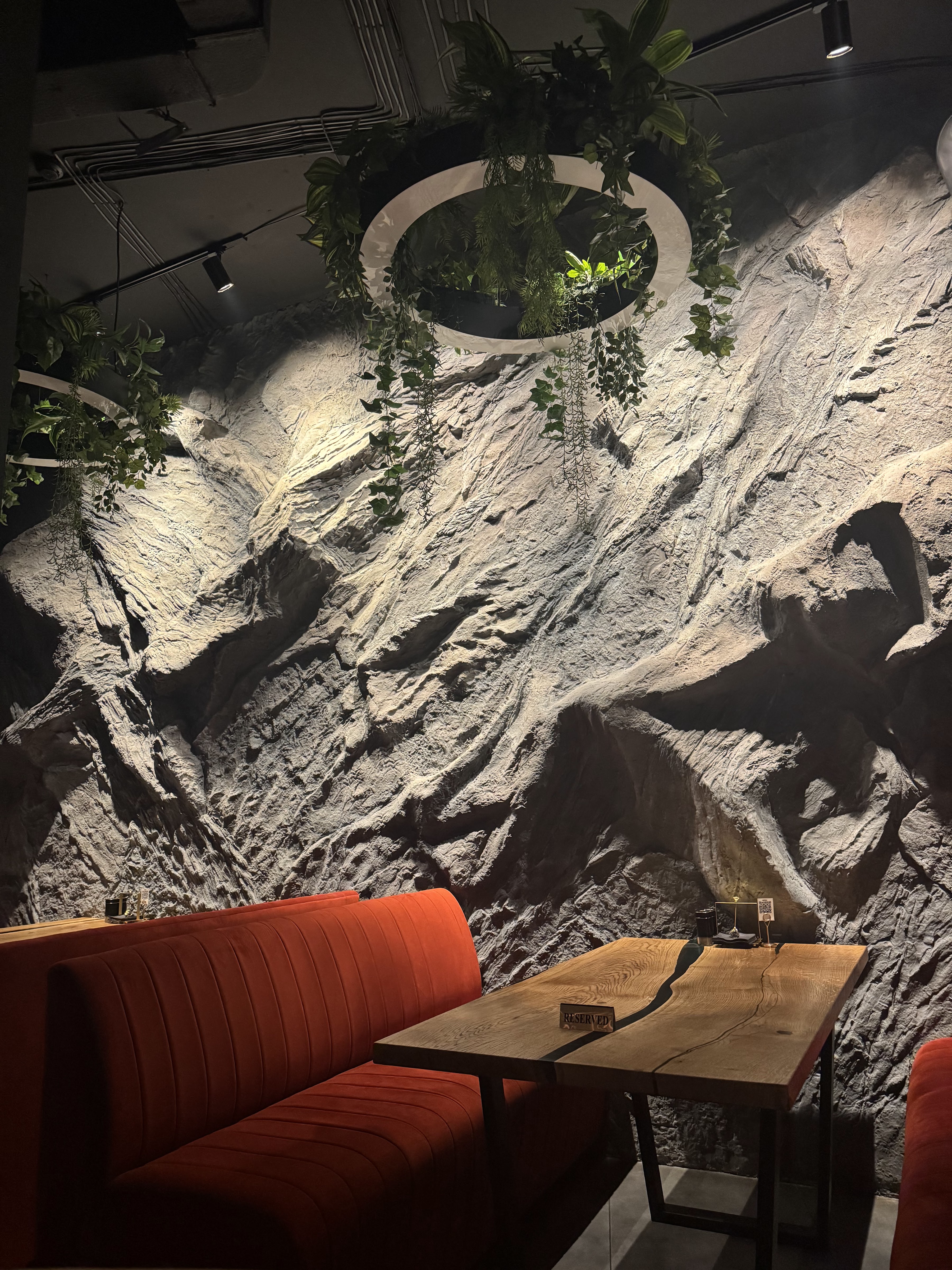 Mid Lounge Restaurant image 3