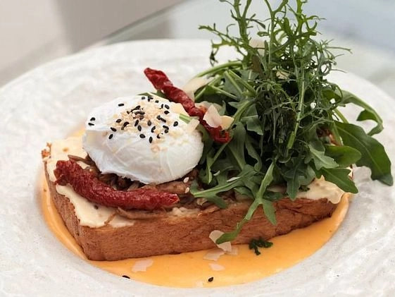 Mid Lounge Restaurant image 10