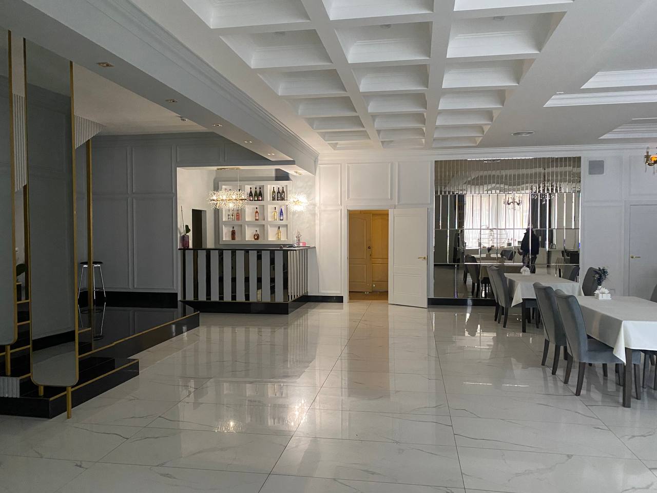 Versailles Restaurant image 8