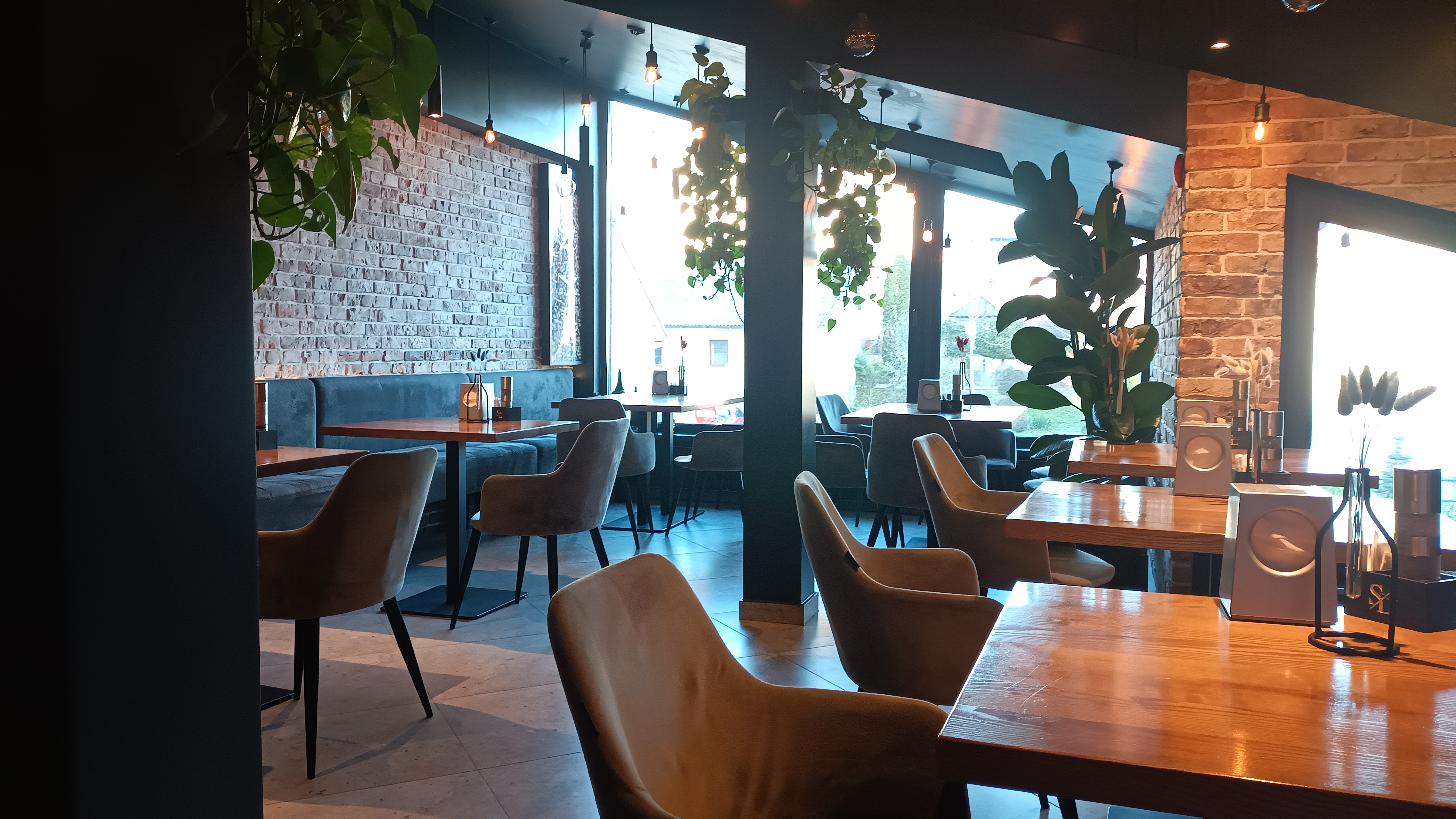 SL Bar Lounge image 5