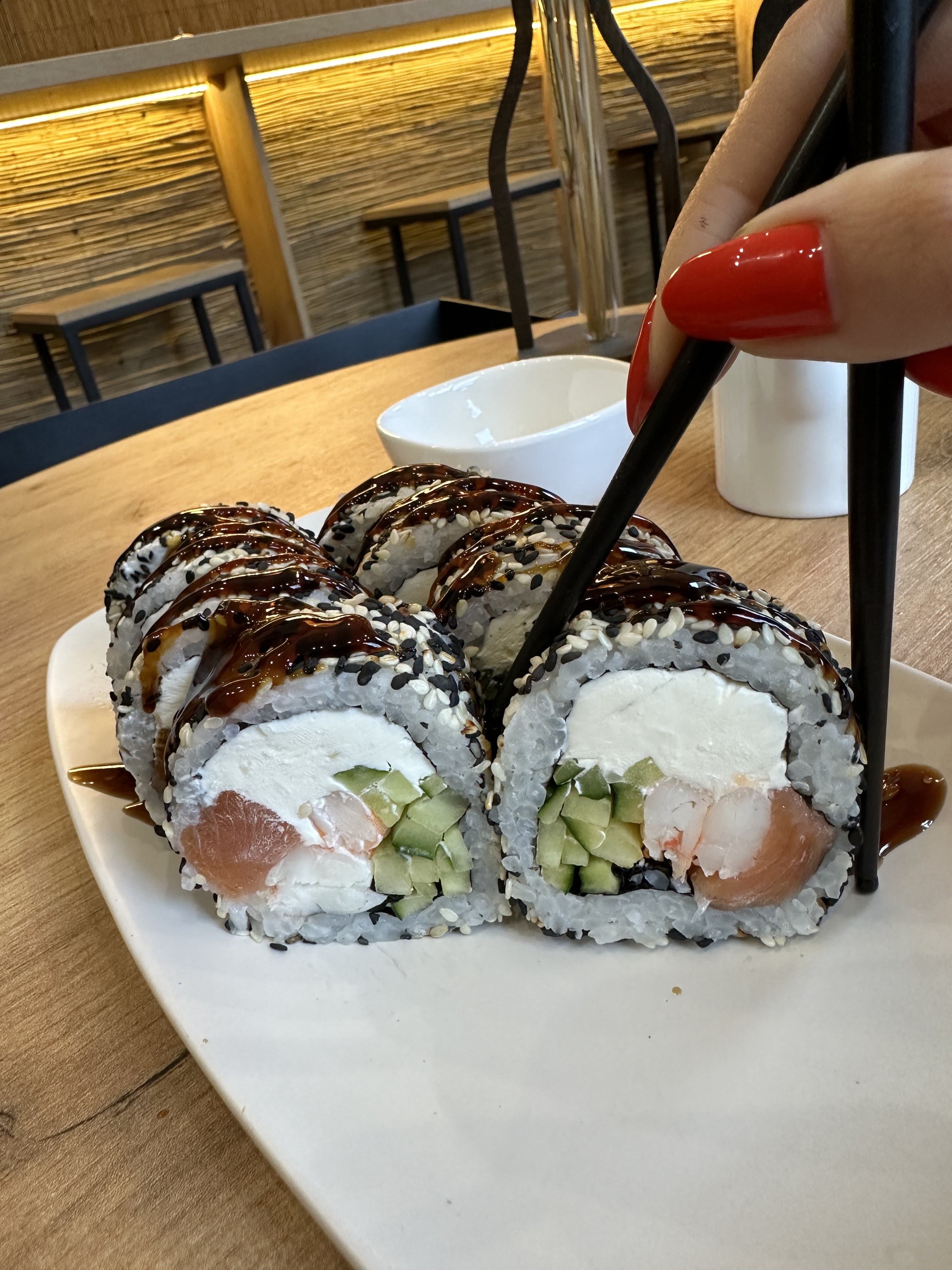 Sushi.love.busk image 2