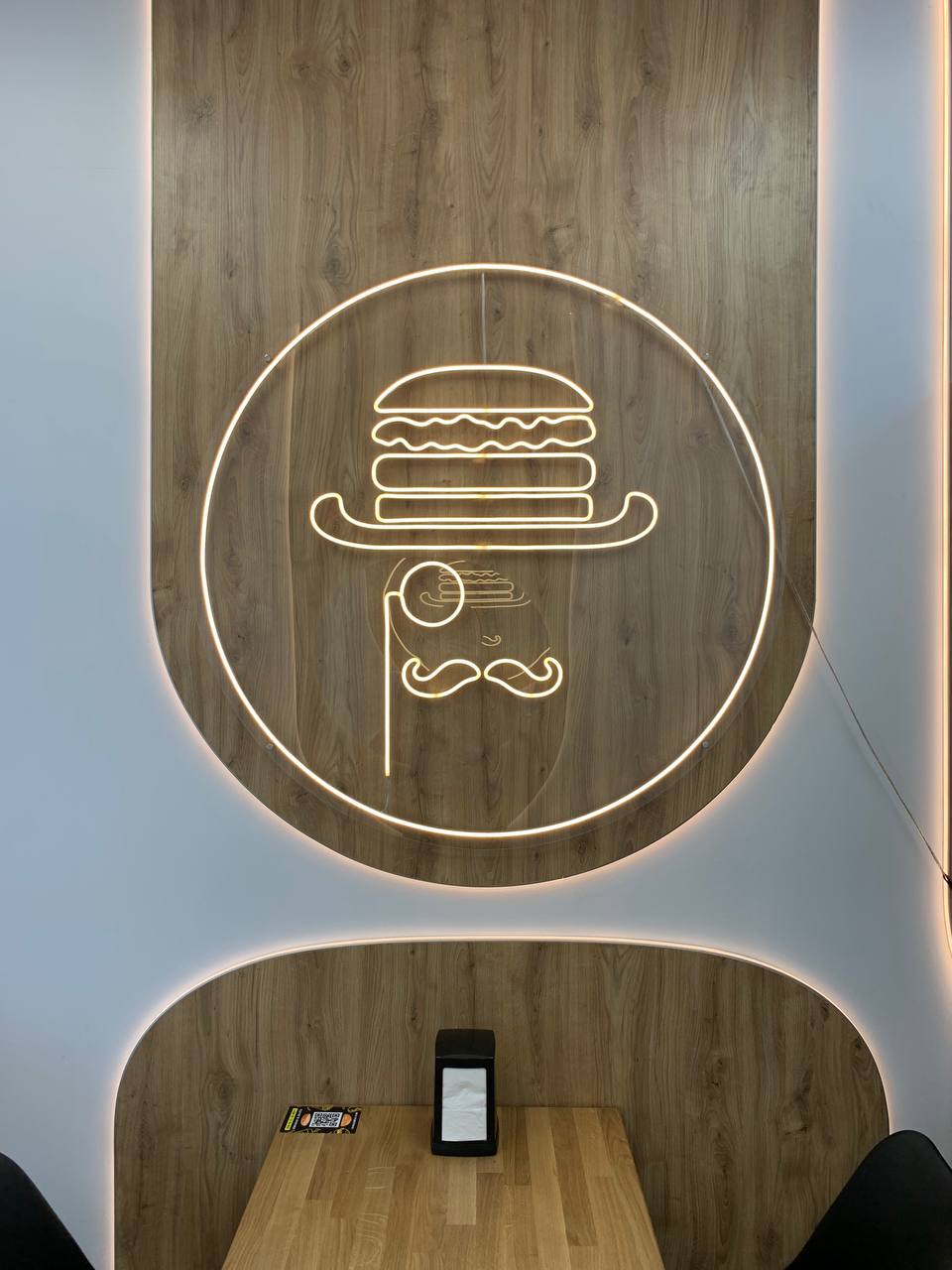 Mister Burher image 9