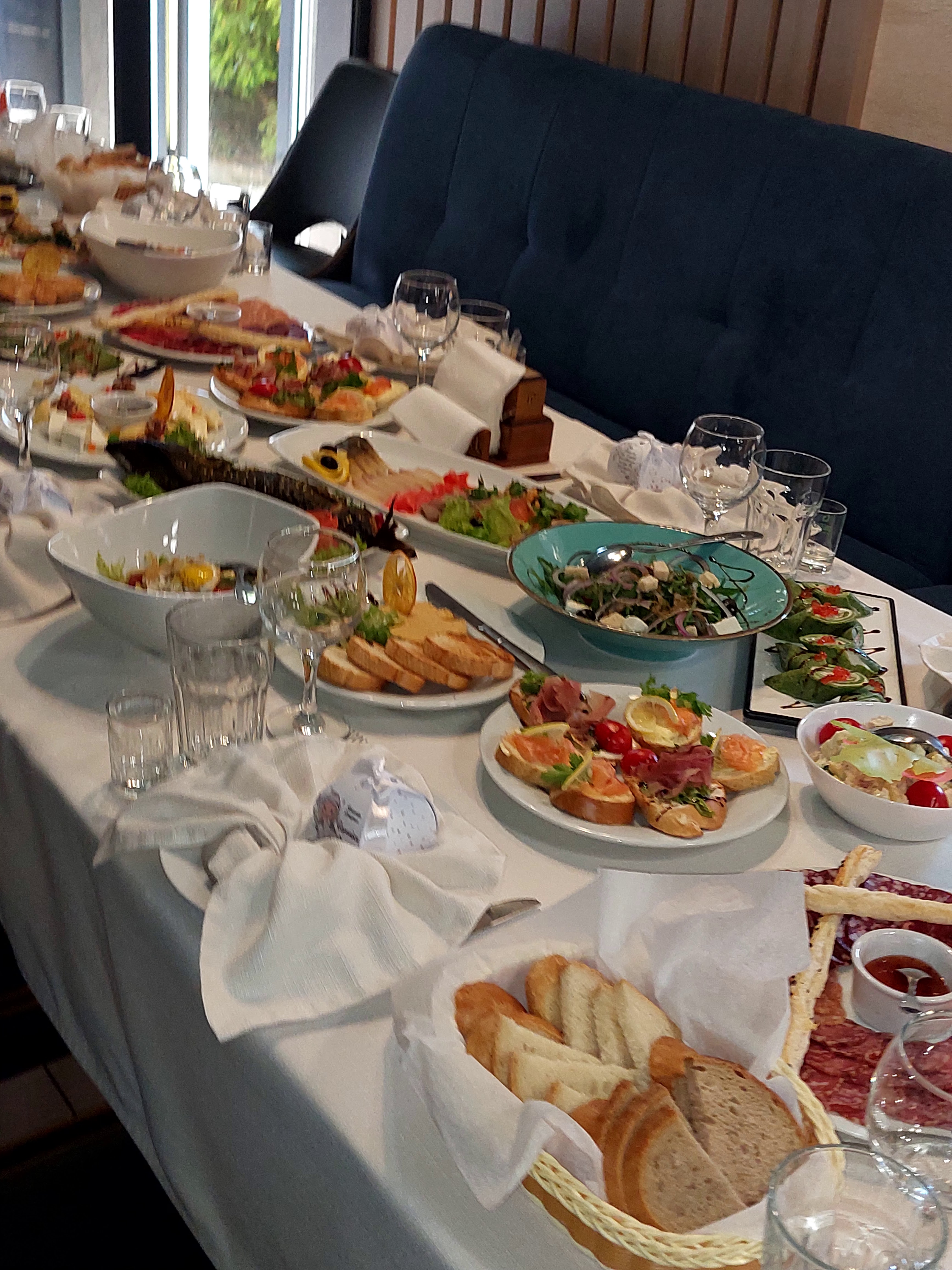 Central Cafe Мирогощанка image 10