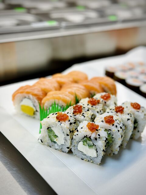 Jasmine Sushi&Pizza image 3