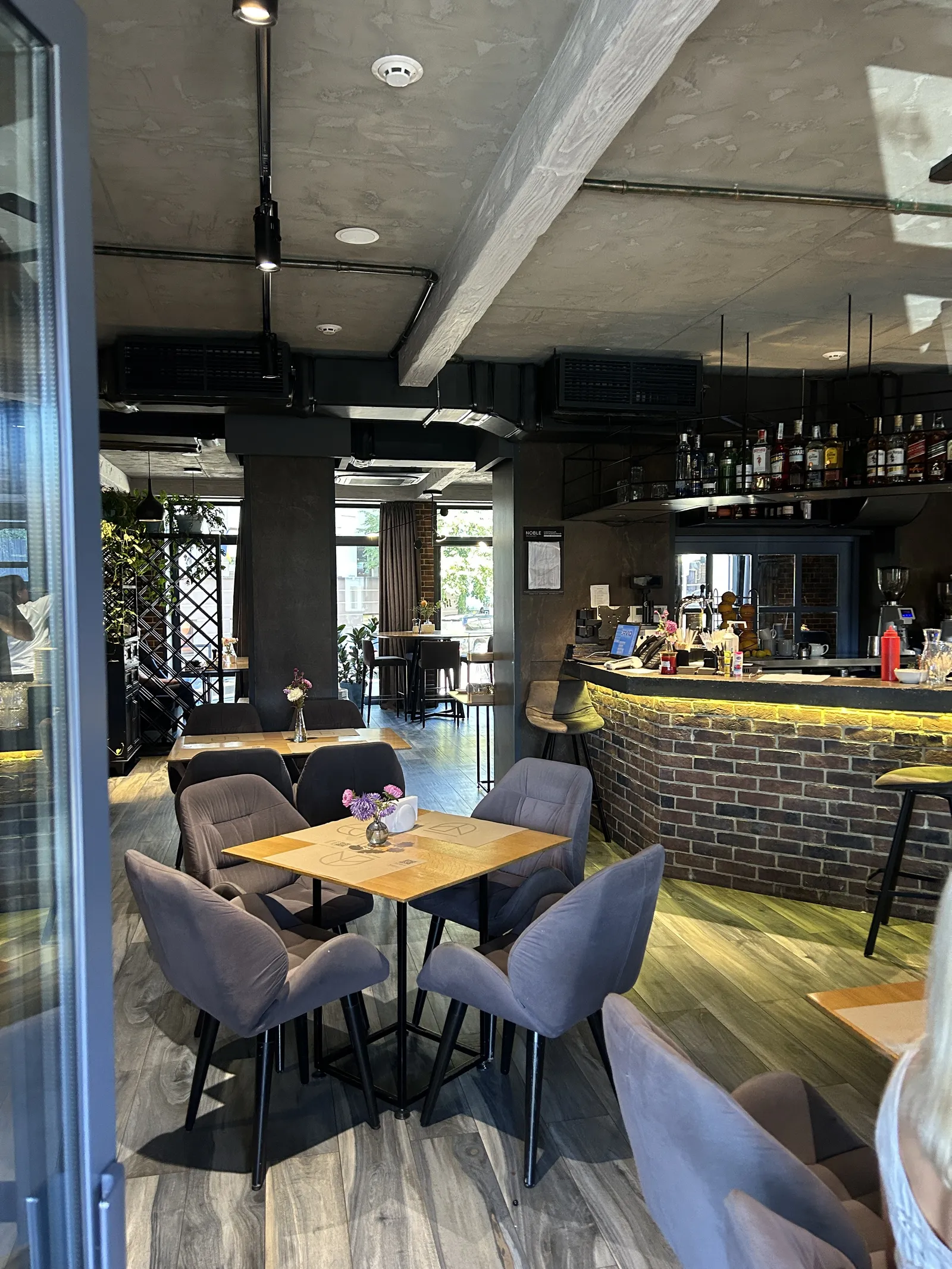 Noble Restaurant image 3