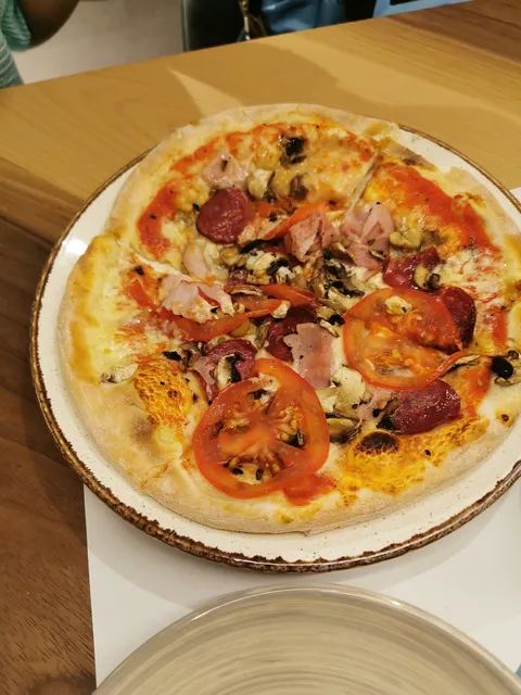 Solo Pizza image 6